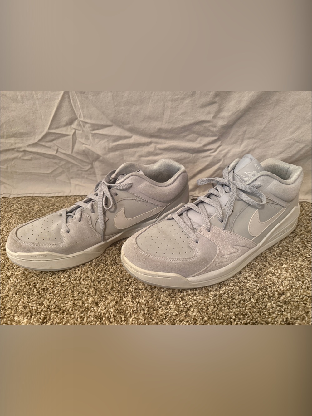 Nike Men’s Light Gray Suede and Leather Mid-Top Sneakers